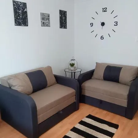Merrelax Apartman *